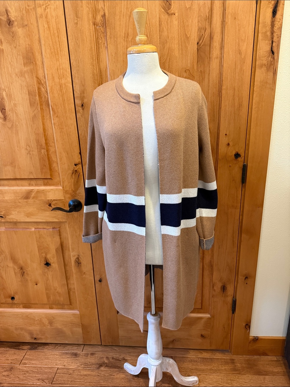 Boden long sleeve cardigan. Size 8/m. NWT.